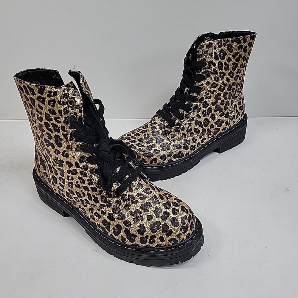 NWOB True Craft Korri Sz 7.5W Ankle Booties Leopard Print Side‎ Zip Lugged Soles